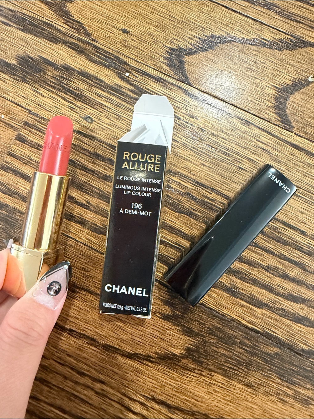 CHANEL ROUGE ALLURE Luminous intense lip colour 196 - ร demi-mot